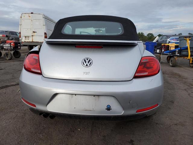 3VW5L7AT9EM813384 - 2014 VOLKSWAGEN BEETLE SILVER photo 6