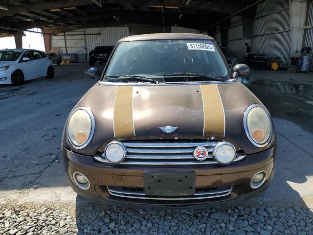 WMWMF3C51ATZ26235 - 2010 MINI COOPER بني صورة 5