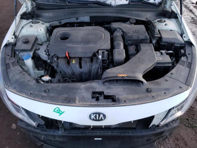 KNAGT4L33G5103555 - 2016 KIA OPTIMA LX WHITE photo 11