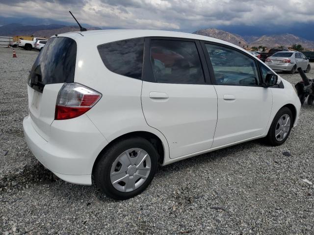 JHMGE8H35DC082064 - 2013 HONDA FIT თეთრი ფოტო 3