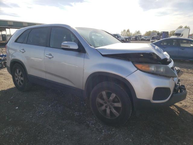 5XYKT3A16BG074335 - 2011 KIA SORENTO BASE SILVER photo 4