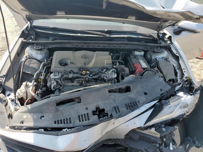 4T1F11AK1NU002509 - 2022 TOYOTA CAMRY XLE SILVER photo 11