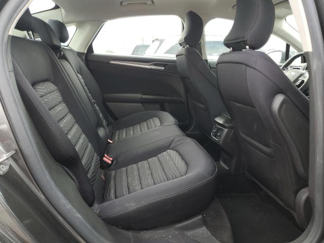 3FA6P0H79GR330839 - 2016 FORD FUSION SE Grau Foto 10