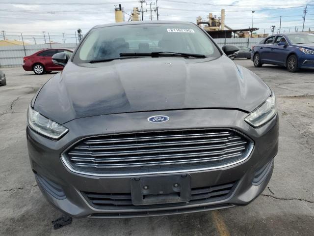 3FA6P0H79GR330839 - 2016 FORD FUSION SE Grau Foto 5