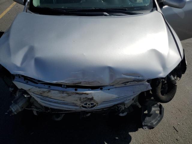 5YFBU4EE1DP220106 - 2013 TOYOTA COROLLA BASE Silber Foto 11