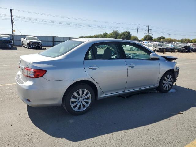 5YFBU4EE1DP220106 - 2013 TOYOTA COROLLA BASE Silber Foto 3