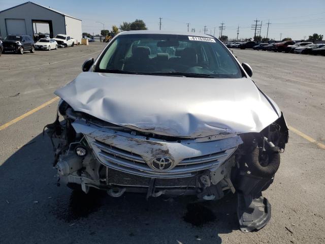 5YFBU4EE1DP220106 - 2013 TOYOTA COROLLA BASE Silber Foto 5