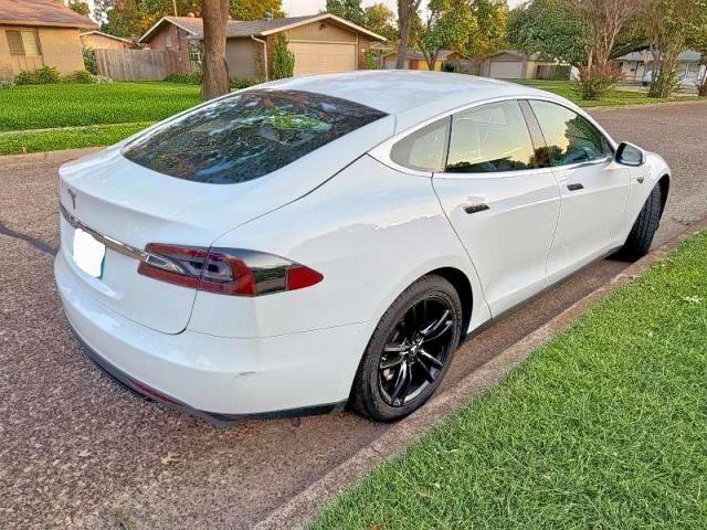 5YJSA1CG3DFP13132 - 2013 TESLA MODEL S أبيض صورة 4