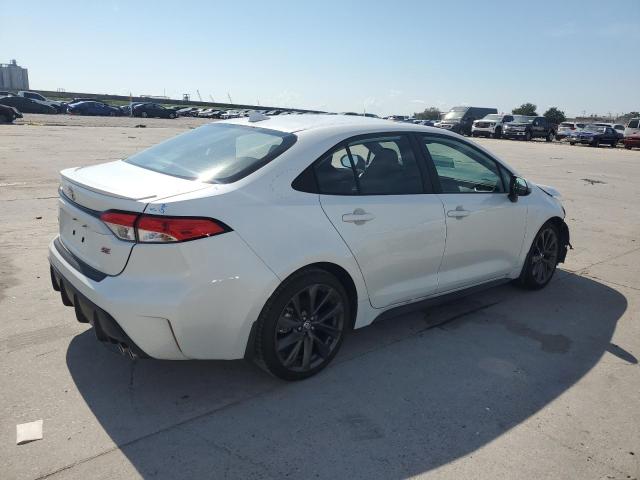 5YFP4MCE5RP212218 - 2024 TOYOTA COROLLA SE WHITE photo 3