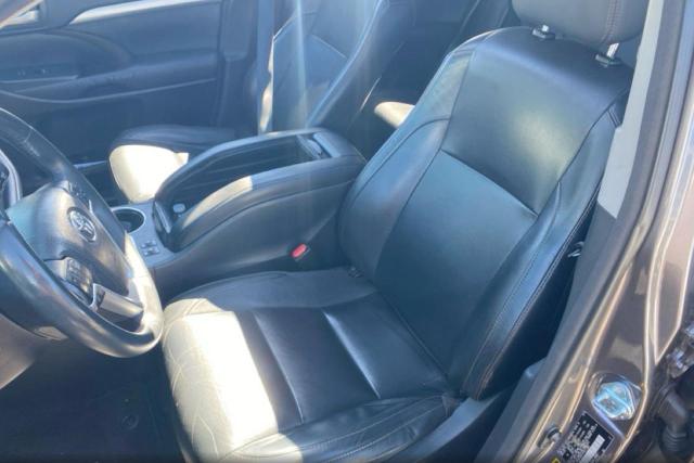 5TDKKRFH9GS141757 - 2016 TOYOTA HIGHLANDER XLE ნაცრისფერი ფოტო 5