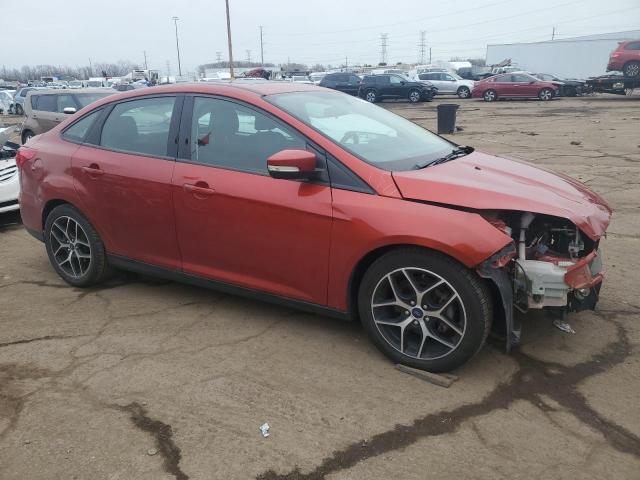 1FADP3H25JL326175 - 2018 FORD FOCUS SEL RED photo 4