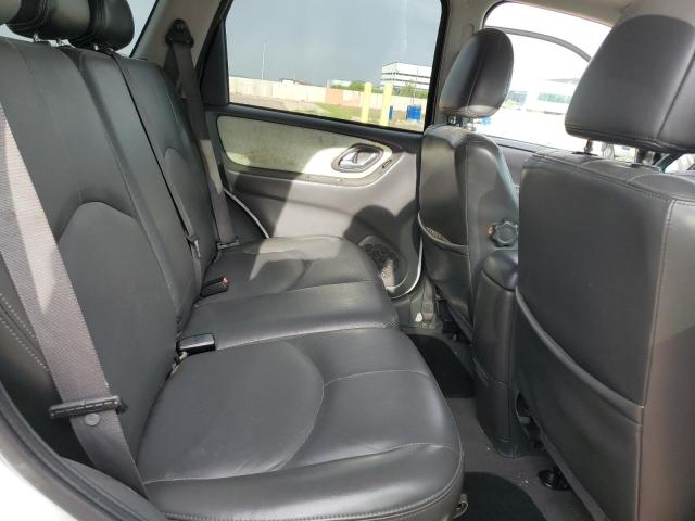 4F2YZ06115KM32407 - 2005 MAZDA TRIBUTE S WHITE photo 11