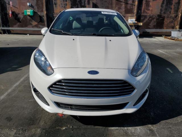 3FADP4BJ1KM151168 - 2019 FORD FIESTA SE 白色 照片 5