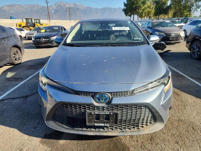 JTDEAMDE3MJ032022 - 2021 TOYOTA COROLLA LE GRAY photo 5