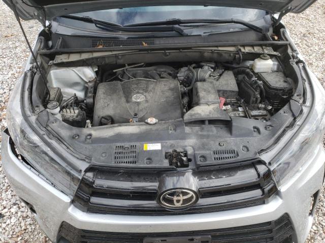 5TDJZRFH0KS607138 - 2019 TOYOTA HIGHLANDER SE SILVER photo 12