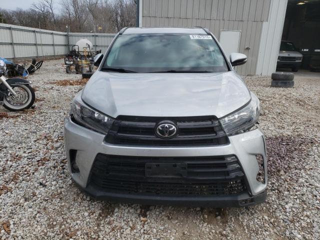 5TDJZRFH0KS607138 - 2019 TOYOTA HIGHLANDER SE SILVER photo 5