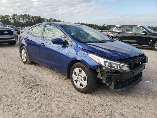 3KPFK4A7XHE135593 - 2017 KIA FORTE LX BLUE photo 4