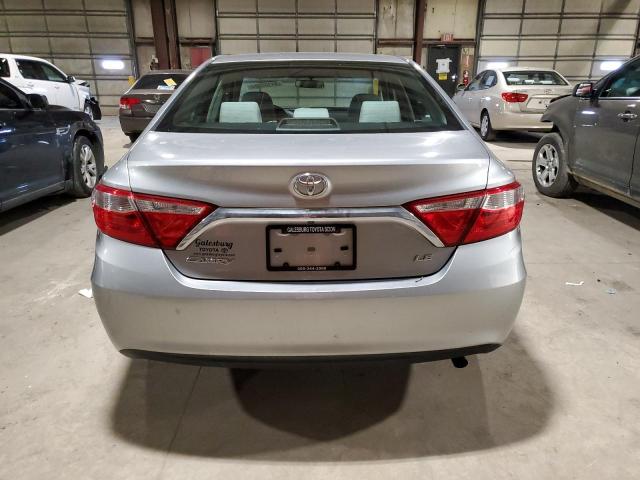 4T1BF1FK7HU732535 - 2017 TOYOTA CAMRY LE GRAY photo 6