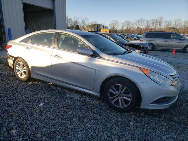 5NPEB4AC5EH850152 - 2014 HYUNDAI SONATA GLS SILVER photo 4