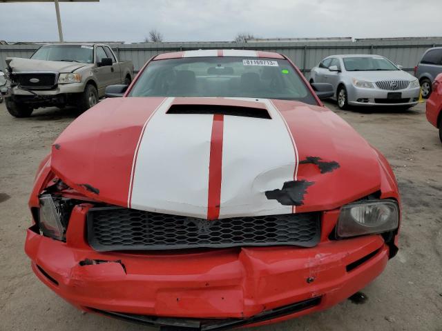 1ZVHT80N985201198 - 2008 FORD MUSTANG RED photo 5