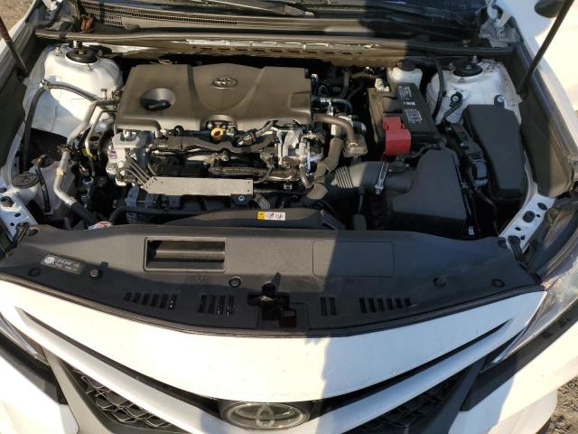 4T1B11HK9JU152785 - 2018 TOYOTA CAMRY L WHITE photo 11