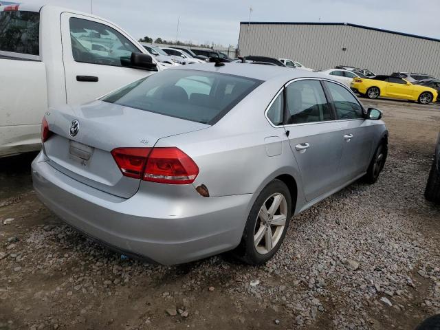 1VWBP7A30DC043423 - 2013 VOLKSWAGEN PASSAT SE 银色 照片 3