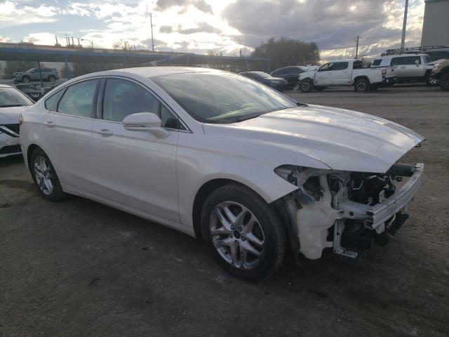 3FA6P0HD9GR396944 - 2016 FORD FUSION SE WHITE photo 4