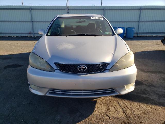 4T1BE32K85U536278 - 2005 TOYOTA CAMRY LE SILVER photo 5