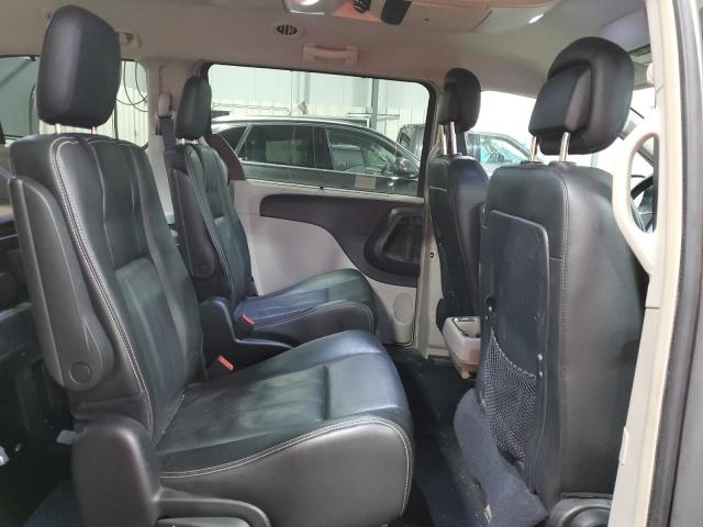 2C4RC1BG0GR260557 - 2016 CHRYSLER TOWN & COU TOURING SILVER photo 11