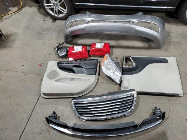 2C4RC1BG0GR260557 - 2016 CHRYSLER TOWN & COU TOURING SILVER photo 13