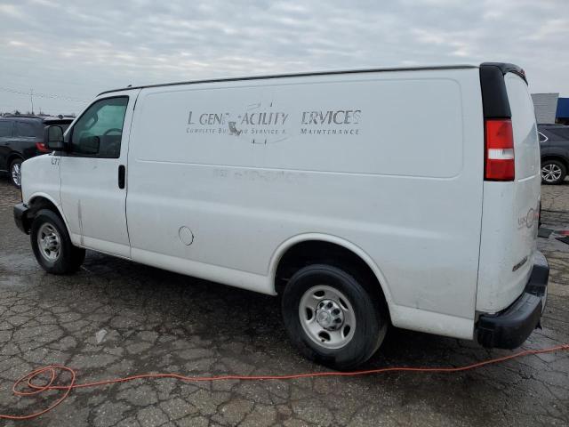 1GCWGAFB8K1192303 - 2019 CHEVROLET EXPRESS G2 WHITE photo 2