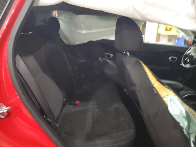 KNDJP3A50J7607794 - 2018 KIA SOUL + RED photo 11