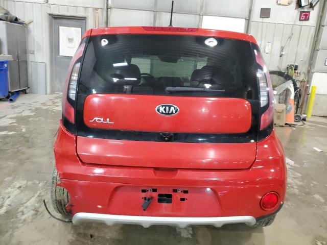 KNDJP3A50J7607794 - 2018 KIA SOUL + RED photo 6