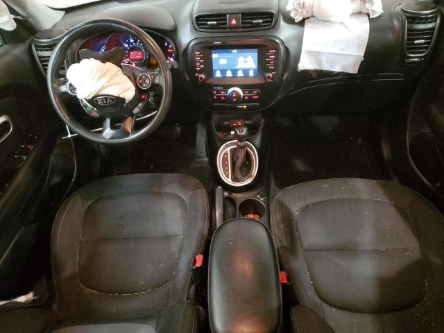 KNDJP3A50J7607794 - 2018 KIA SOUL + RED photo 8