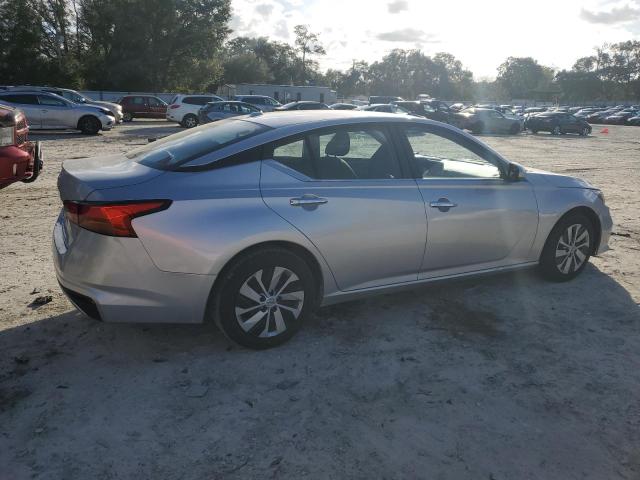 1N4BL4BV4LC138973 - 2020 NISSAN ALTIMA S SILVER photo 3