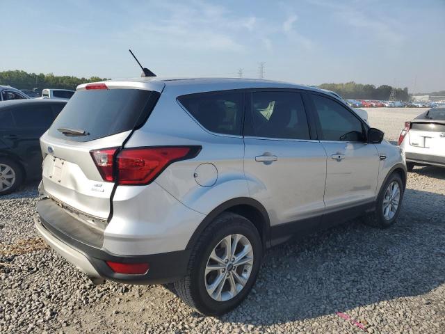 1FMCU0GD6KUB94468 - 2019 FORD ESCAPE SE Արծաթագույն լուսանկար 3