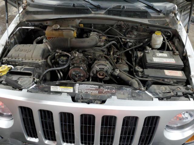 1J4GL38K45W723684 - 2005 JEEP LIBERTY RENEGADE SILVER photo 11