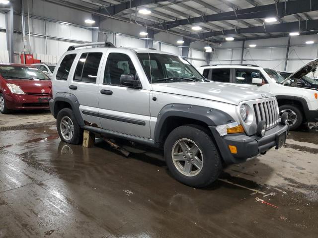 1J4GL38K45W723684 - 2005 JEEP LIBERTY RENEGADE 银色 照片 4