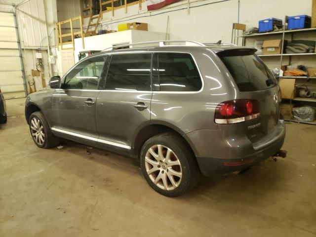 WVGCB77L28D001733 - 2008 VOLKSWAGEN TOUAREG 2 V8 SILVER photo 2