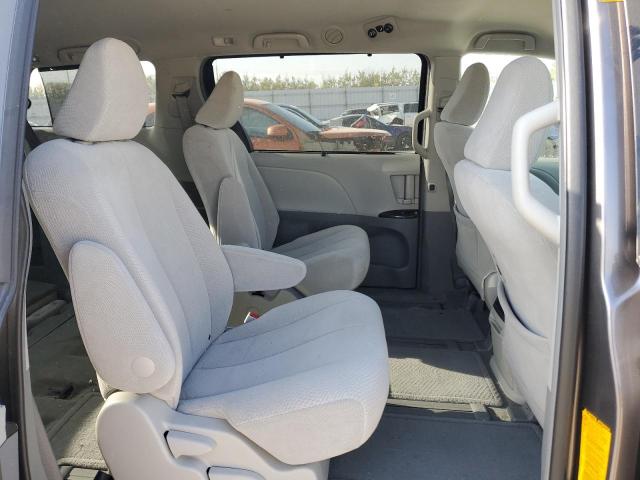 5TDJK3DC5BS024427 - 2011 TOYOTA SIENNA LE CHARCOAL photo 11