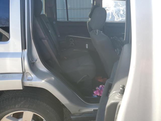 1J8HH48K48C114935 - 2008 JEEP COMMANDER SPORT Silber Foto 11