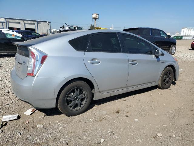 JTDKN3DUXE1796363 - 2014 TOYOTA PRIUS ვერცხლისფერი ფოტო 3