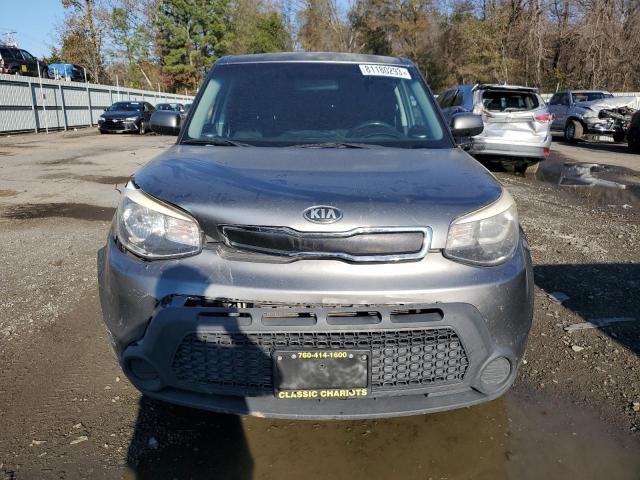 KNDJN2A24F7186403 - 2015 KIA SOUL GRAY photo 5