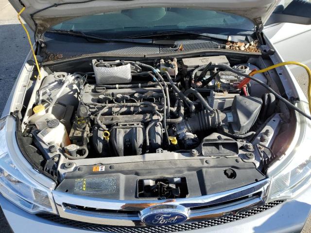 1FAHP3FN4AW287690 - 2010 FORD FOCUS SE SILVER photo 11