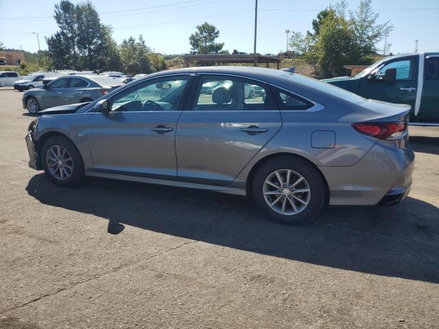 5NPE24AF0JH613301 - 2018 HYUNDAI SONATA SE Серый фото 2