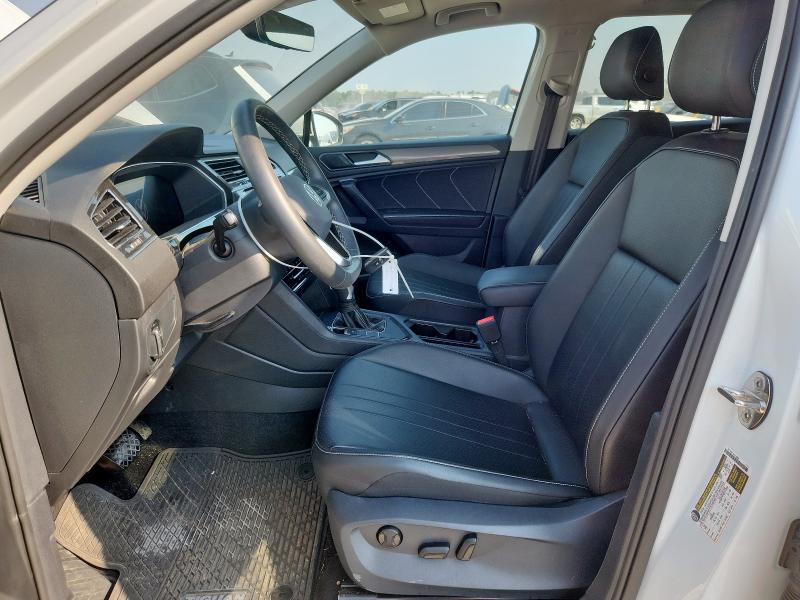 3VVNB7AX9PM118335 - 2023 VOLKSWAGEN TIGUAN SE أبيض صورة 7