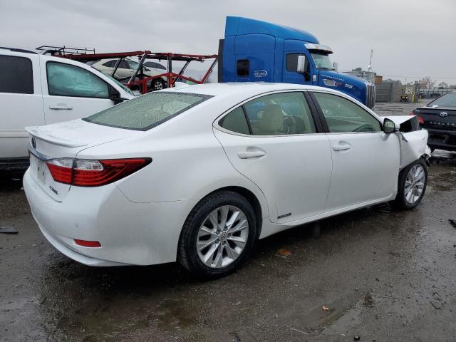 JTHBW1GG5F2090077 - 2015 LEXUS ES 300H WHITE photo 3