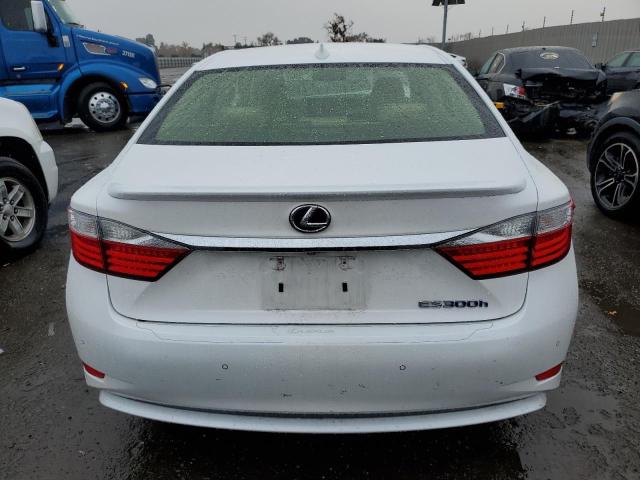 JTHBW1GG5F2090077 - 2015 LEXUS ES 300H WHITE photo 6