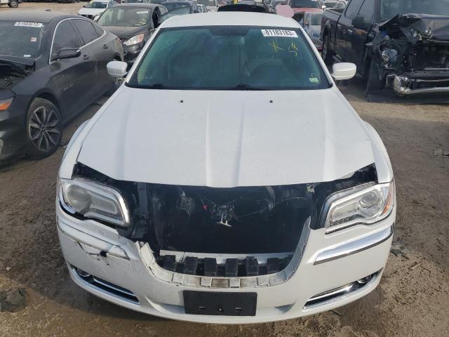 2C3CCAAG6DH613283 - 2013 CHRYSLER 300 WHITE photo 5