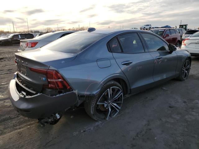 7JR102FM8KG003945 - 2019 VOLVO S60 T5 R-DESIGN SILVER photo 3